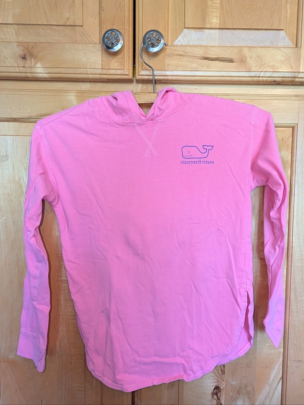 Vineyard Vines Pink Long-Sleeve Logo Swim Top with Blue Sleeve Script
